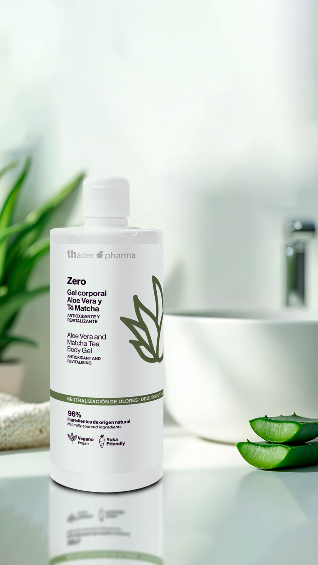 Body wash in the shower, with hyaluronic acid and Zero Ceramides - Image 2